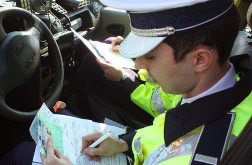 BRAȘOV. Șofer cercetat pentru uz de fals / Ce au descoperit polițiștii, la un control... 5 | MyTex.ro