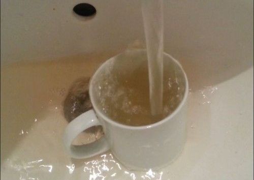 BRAȘOV. Apa furnizată ca fiind potabilă „are probleme serioase”, în unele cazuri, „un atentat la sănătatea şi viaţa celor care o consumă” 19 | MyTex.ro