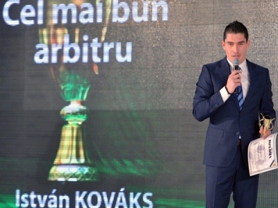 BRAȘOV. Istvan Kovacs arbitrează FC Brașov - CFR Cluj 5 | MyTex.ro