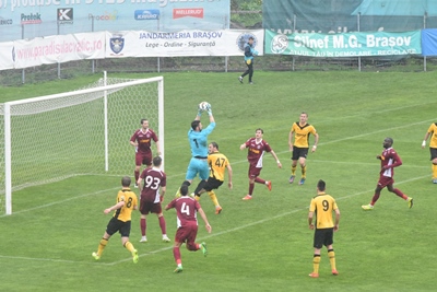 BRAȘOV. „Stegarii” au pierdut două puncte mari în lupta pentru menţinerea în Liga 1 5 | MyTex.ro