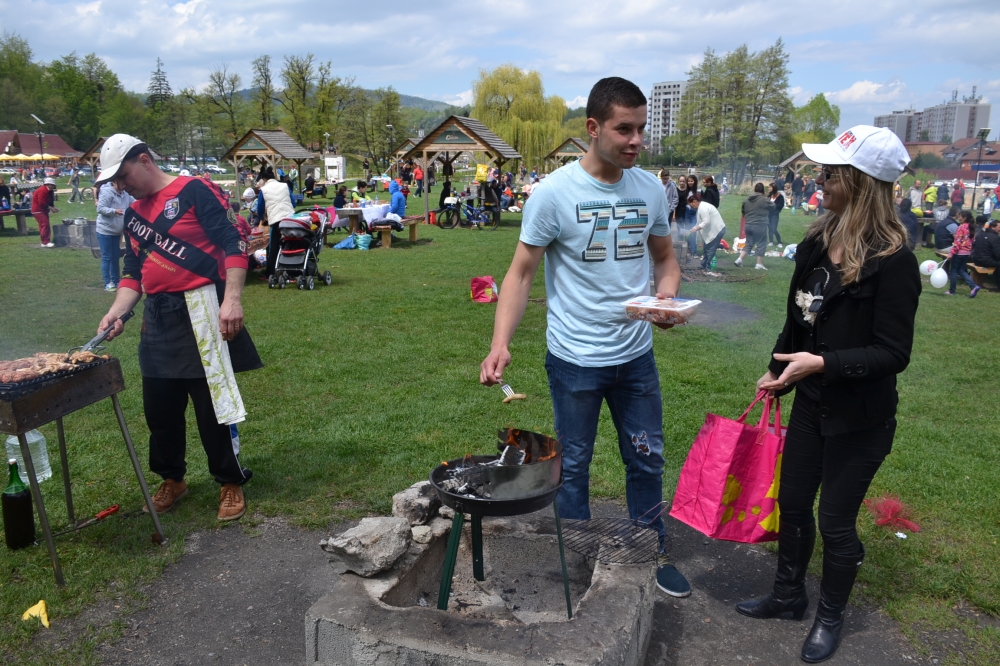 BRAȘOV. Aniversare la iarbă verde cu TexFm. GALERIE FOTO 32 article_434948_2.jpg