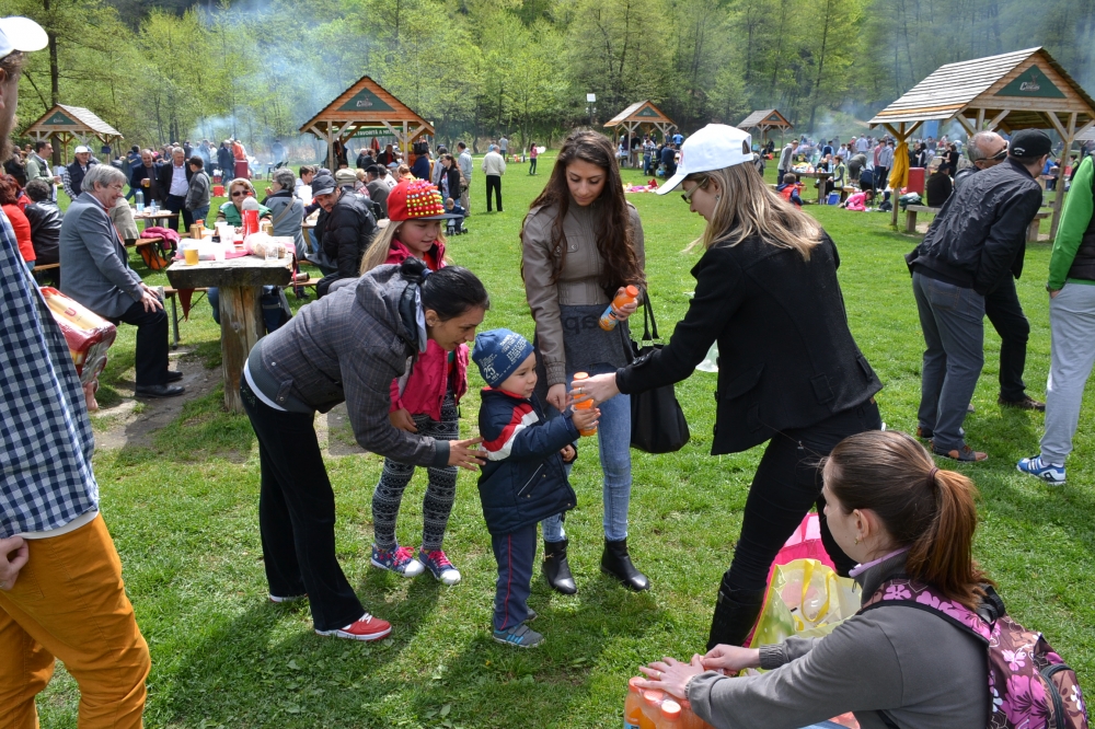 BRAȘOV. Aniversare la iarbă verde cu TexFm. GALERIE FOTO 25 article_434948_9.jpg