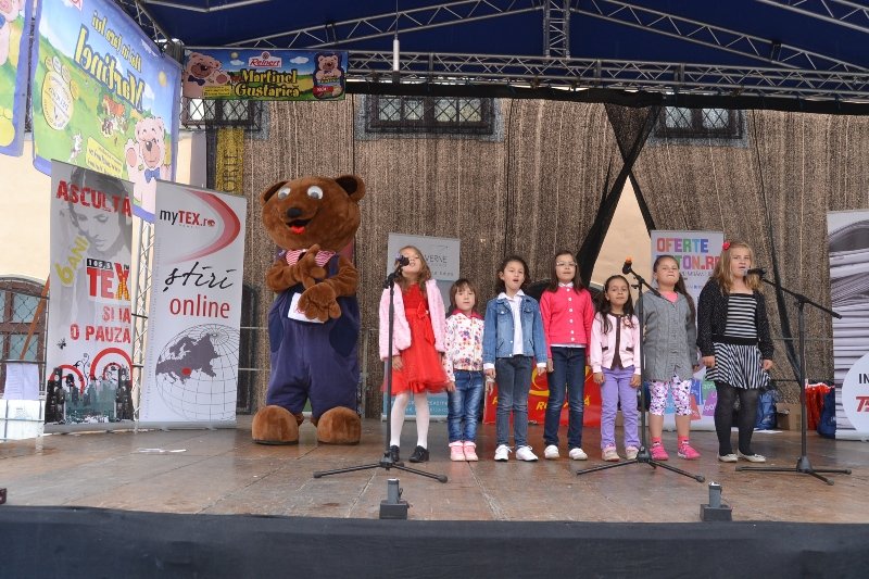 BRAȘOV. Piața Sfatului va deveni pentru o zi „Tărâmul Minunilor” 8 article_435254_1.jpg