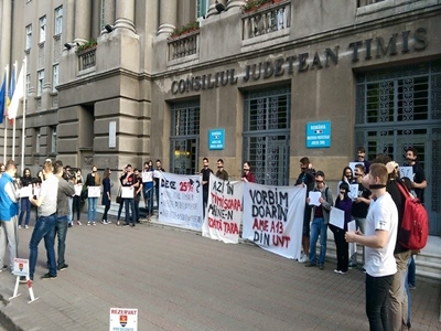 Update. Protestele studenților continuă - galerie foto 25 article_435353_4.jpg
