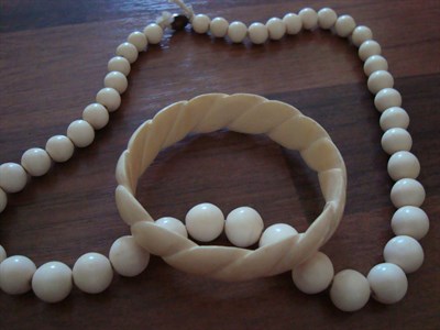 Bijuterii din fildeș confiscate pe Aeroportul Henri Coandă 5 | MyTex.ro