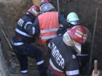 Muncitor prins sub un mal de pământ! 5 | MyTex.ro