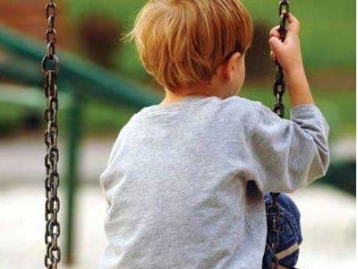 La 3 anișori, se zbate între viaţă și moarte după ce a căzut în iaz 5 | MyTex.ro