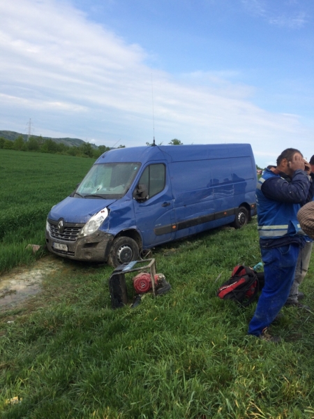 BRAȘOV. Accident mortal la Viștea de Sus. A fost implicat un autocar plin cu pasageri. GALERIE FOTO 14 article_436008_4.jpg