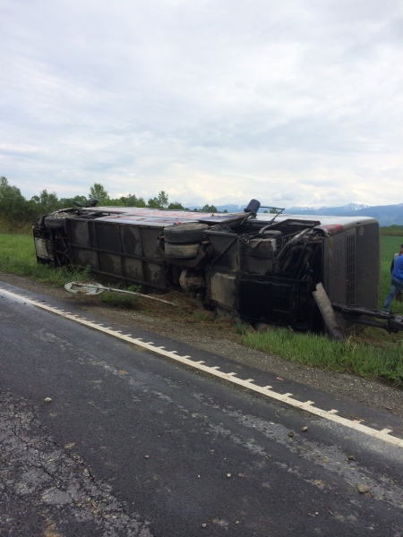 BRAȘOV. Accident mortal la Viștea de Sus. A fost implicat un autocar plin cu pasageri. GALERIE FOTO 15 article_436008_5.jpg