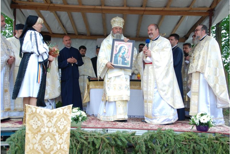 BRAȘOV. Biserică sfințită la Crizbav și preot nou la Hălchiu 11 article_436234_2.jpg