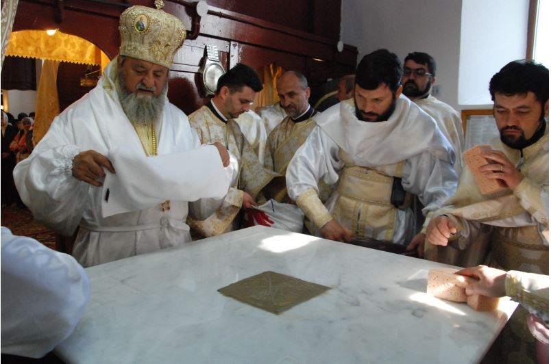 BRAȘOV. Biserică sfințită la Crizbav și preot nou la Hălchiu 12 article_436234_3.jpg