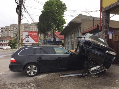 Un șofer băut a „zburat” cu mașina - FOTO 7 | MyTex.ro