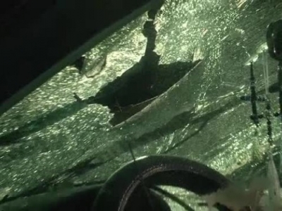 A intrat cu mașina într-o căruță cu lemne! Impactul i-a fost fatal! 5 | MyTex.ro