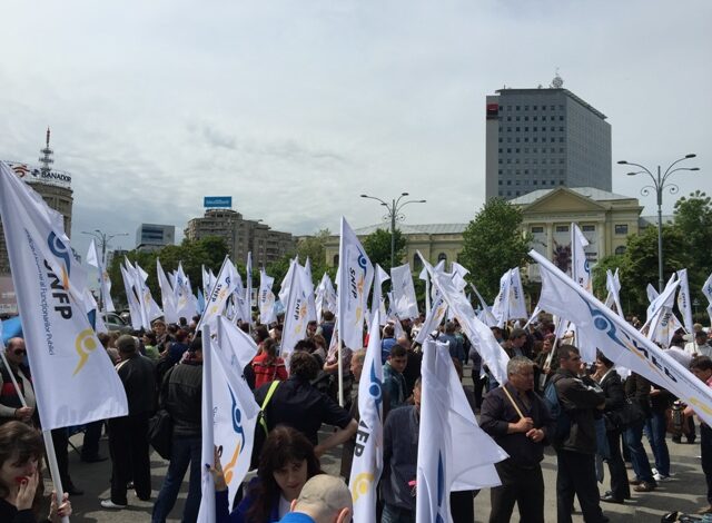 Funcționarii publici, inclusiv BRAȘOVENI, protestează în stradă 5 | MyTex.ro
