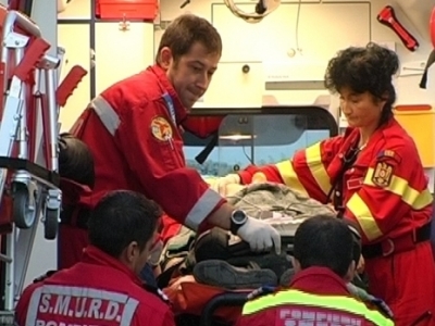 În COMĂ după ce a căzut de la etajul unei clinici! Femeia ar fi BRAȘOVEANCĂ! 5 | MyTex.ro