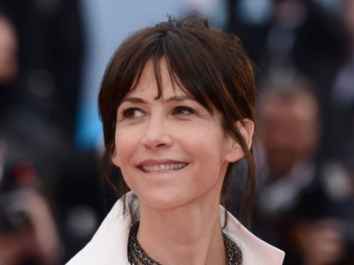 UPS. După ce și-a arătat un sân la Cannes, lui Sophie Marceau i s-a văzut... 11 | MyTex.ro