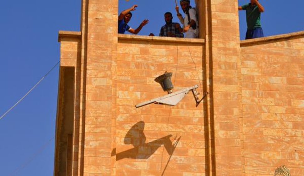 FOTO-ȘOC. În Mosul, jihadiștii distrug... 32 article_436562_8.jpg