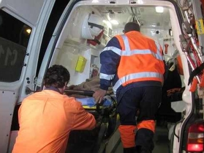 S-au oprit cu mașina într-un copac! O persoană, ÎNCARCERATĂ 5 | MyTex.ro