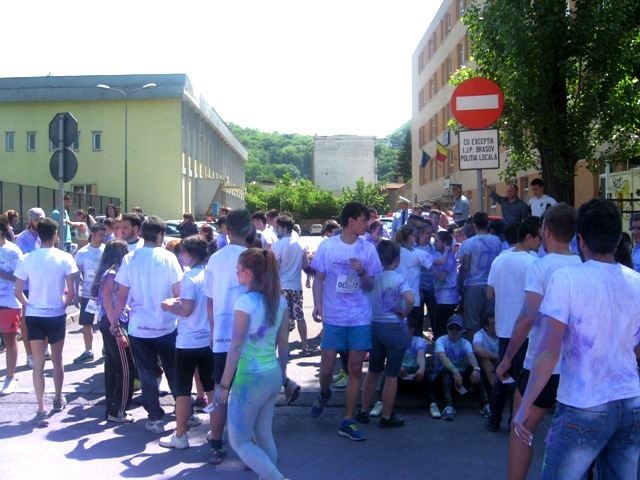 BRAȘOV. Distracție maximă la „Crosul colorat” - galerie foto 58 article_436750_5.jpg