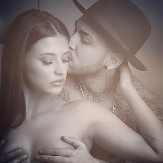 POZA CARE A „INCENDIAT” NETUL. Antonia, complet goală!!! 9 article_436921_2.jpg