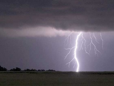 A murit LOVIT de FULGER 5 | MyTex.ro