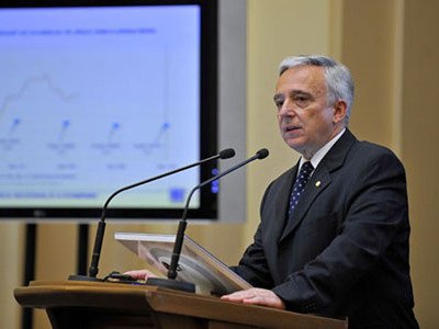 Guvernatorul BNR prognozează creșterea moderată a creditării 5 | MyTex.ro