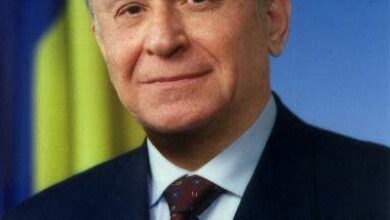 Iliescu: „Sunt bolșevic pe banii mei!” 19 | MyTex.ro