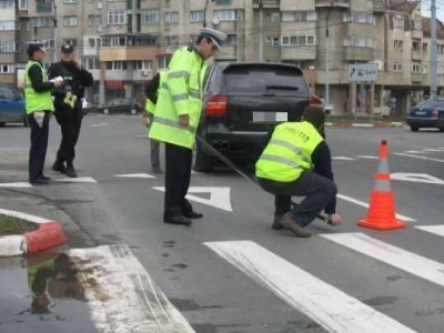 Un bărbat și o femeie, SPULBERAŢI pe trecerea de pietoni 5 | MyTex.ro