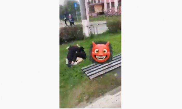 BRAȘOV. Păruială între două eleve de gimnaziu (VIDEO) / Profesorii și polițiștii fac anchete 9 | MyTex.ro