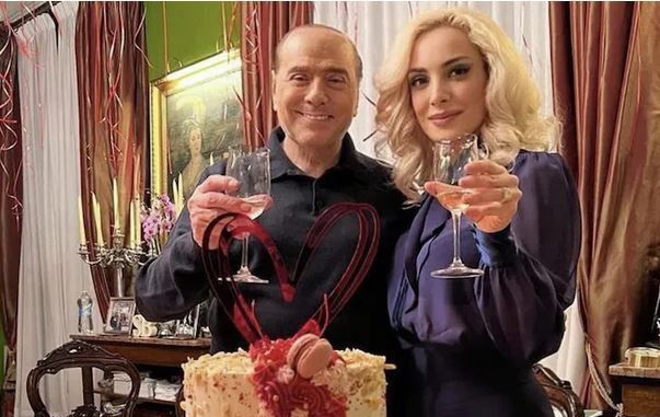 Silvio Berlusconi, mire la 85 de ani / Câți ani are aleasa 5 | MyTex.ro