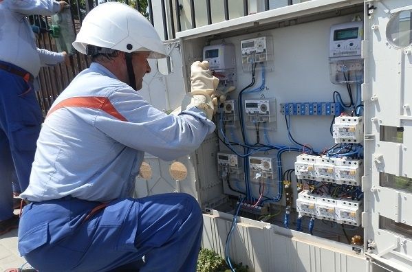 Electrica întrerupe curentul astăzi și pe o stradă din Brașov 1 curent electrica brasov | MyTex.ro