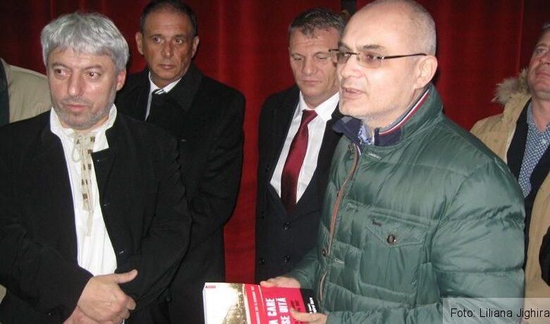 BRAȘOV. Liderii „novembriștilor”, premiați în bani pentru „intransigența și curajul lor” 7 | MyTex.ro