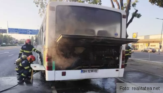 După Brașov, Oradea... Un autobuz care transporta călători a luat foc 5 | MyTex.ro