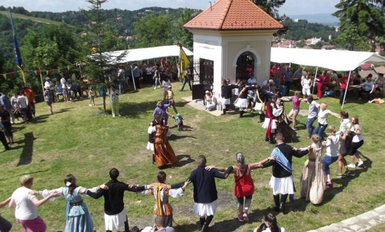 BRAȘOV. Junii Curcani vă invită la o frumoasă tradiție 5 | MyTex.ro