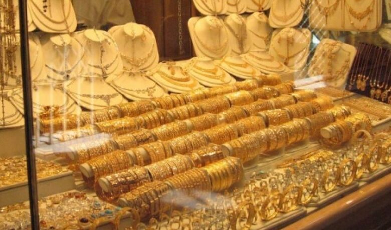 Bijuterie din aur, furată dintr-un magazin din Brașov 3 Bijuterie | MyTex.ro
