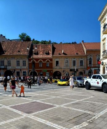 masini-Piata Sfatului1_299598.jpg