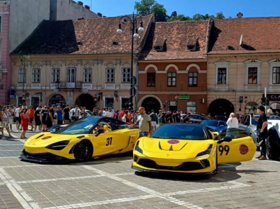 BRAȘOV. Revoltă după un raliu și „show” auto pare-se ilegale în centru / „Cocalari vitezomani cu bolizi poluatori fonic” 17 | MyTex.ro