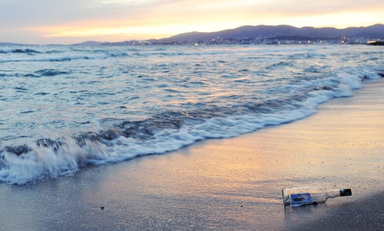 Au găsit un mesaj șocant într-o sticlă, în ocean! 5 | MyTex.ro