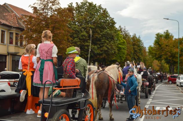 parada-Oktoberfest2_300030.jpg