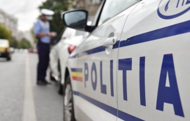 BRAȘOV. Bărbat aflat la volanul unei mașini fără plăcuțe cu număr de înmatriculare, reținut de polițiști 5 | MyTex.ro