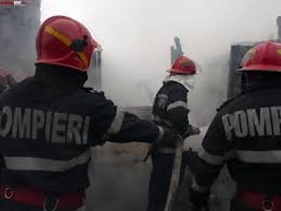 BRAȘOV. Trei alerte de incendiu la anexe gospodărești, în ultimele trei ore 5 | MyTex.ro