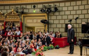 Doar la repetiția cu public | MyTex.ro