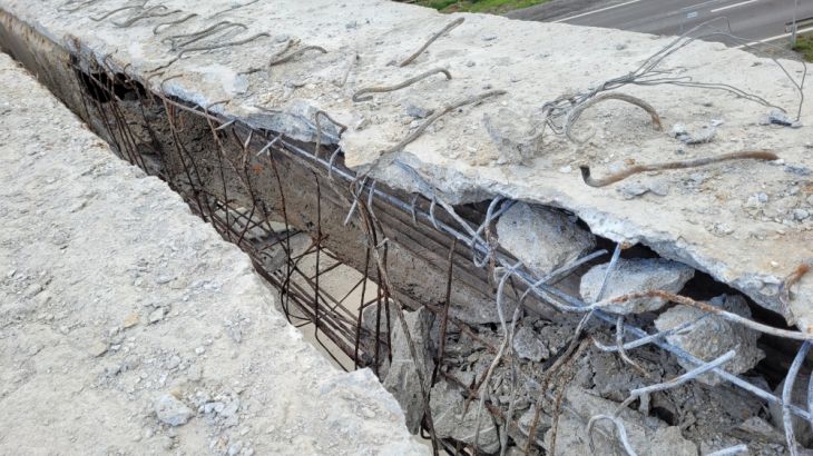 BRAȘOV. Restricții de trafic mai aspre pe DN11 și DN10 / Se lucrează și noaptea la pasajul care stă să cadă 13 | MyTex.ro