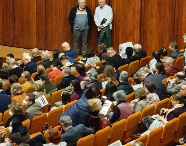 Se cere DEMITEREA directorului săcelean al Teatrului Național București! Motivul... 3 | MyTex.ro