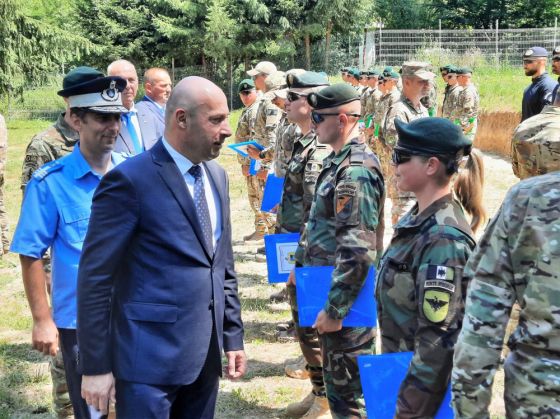 specialii-oficiali1_298532.jpg