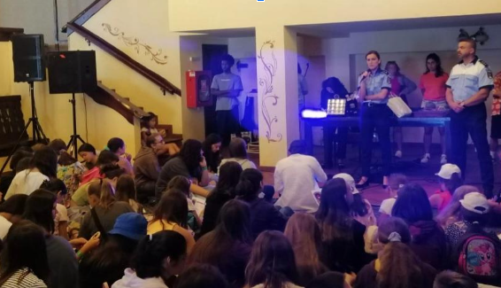 BRAȘOV. Încă o tabără din județ, „vizitată” de polițiști și de cei de la Agenția Națională Antidrog 5 | MyTex.ro