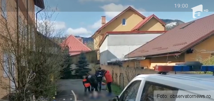 Update. BRAȘOV. Detalii înfiorătoare în cazul tinerei atacate de soț cu cuțitul, la grădinița copilului lor... Martoră: „Era acolo... m-a salutat zâmbind” 5 | MyTex.ro