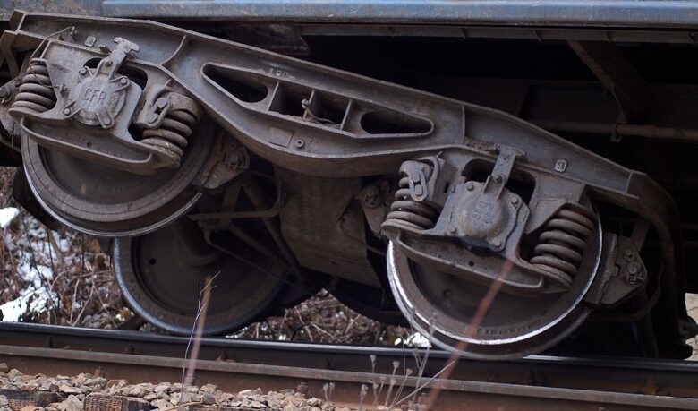 A DERAIAT un tren! Circulaţia e BLOCATĂ pe DN 13! Rute ocolitoare! 5 | MyTex.ro