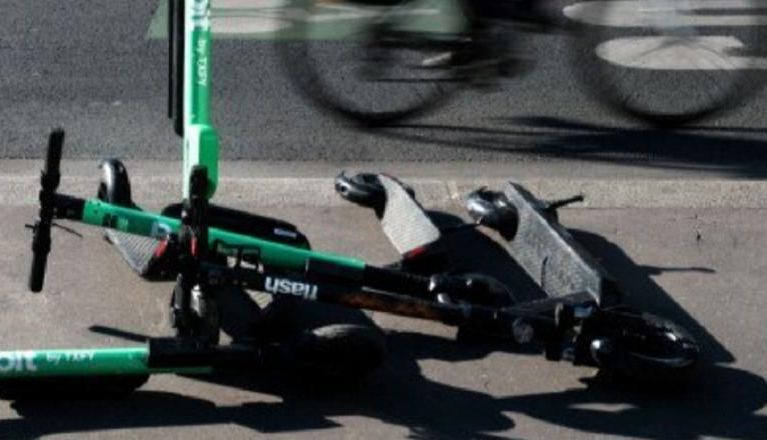 BRAȘOV. S-a rănit grav căzând cu trotineta electrică, în timpul unei plimbări în miez de noapte 5 | MyTex.ro
