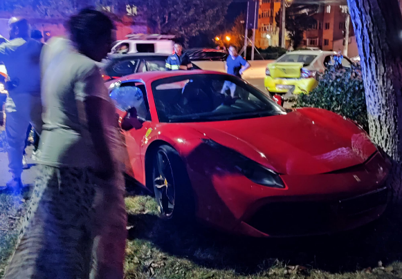 Accident cu Ferrari de manelist 1 Accident cu Ferrari-ul lui Tzanca Uraganu